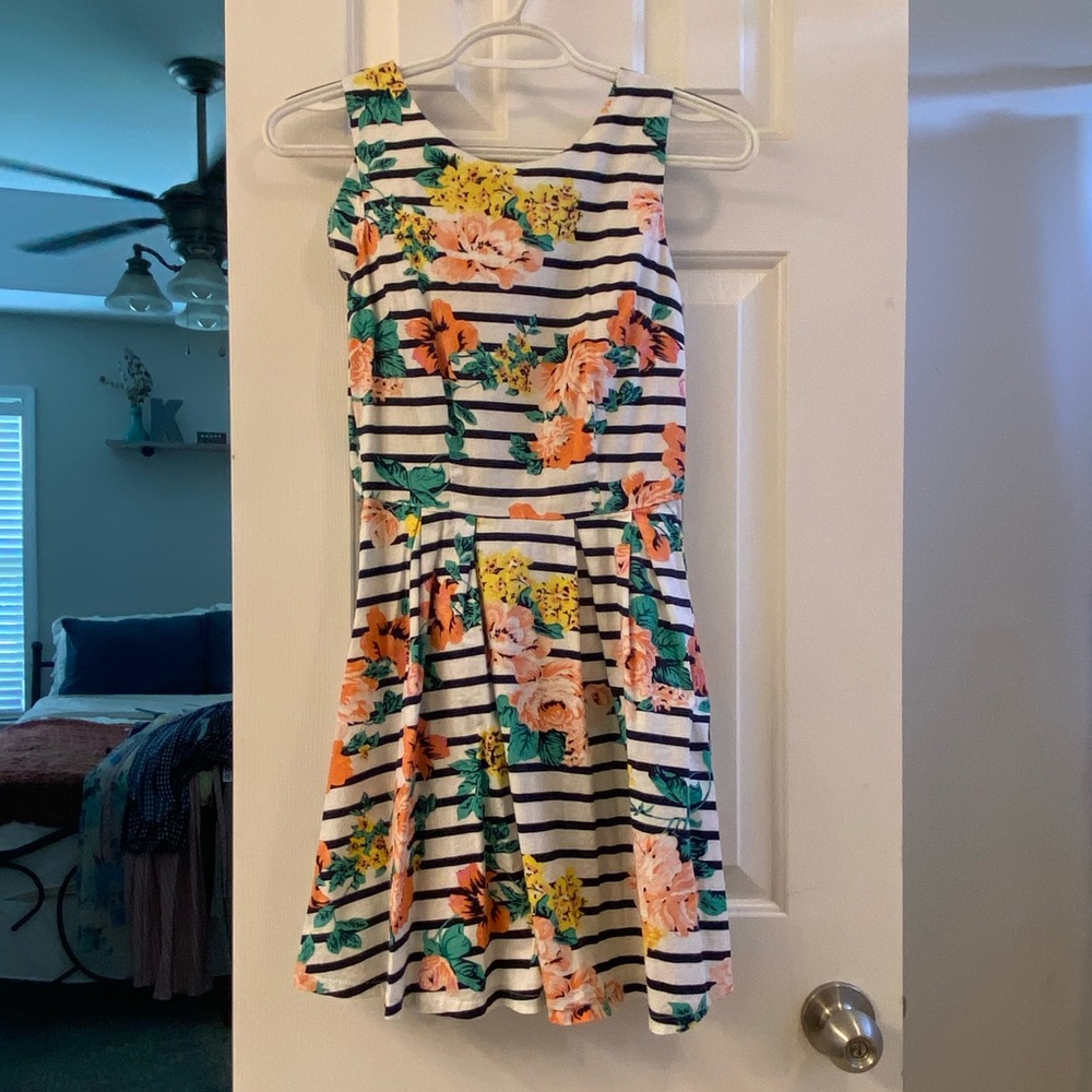 Floral stripped dress.